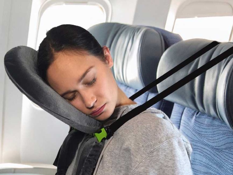 Artefact zelf tegenkomen 11 slaapkussens voor in het vliegtuig. | Wereldreizigersclub