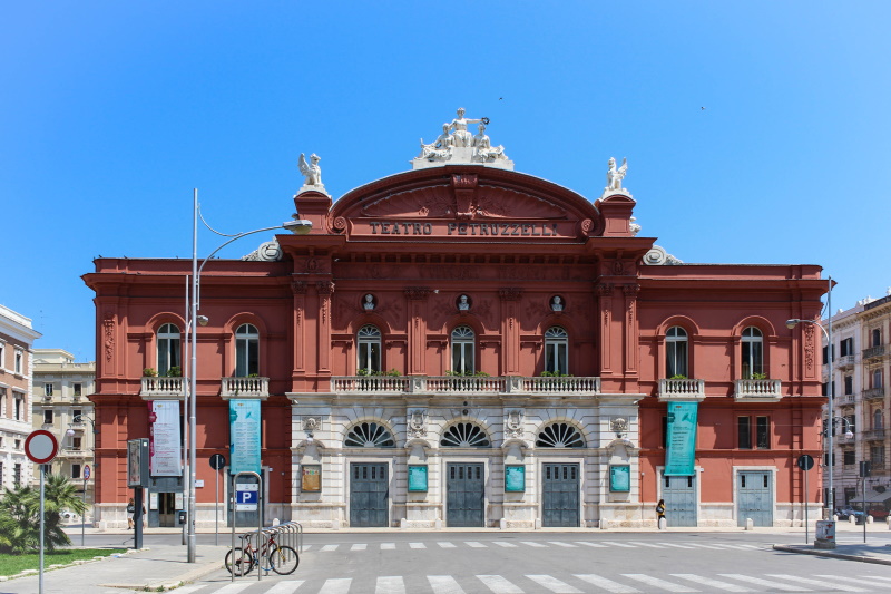 Bari theater