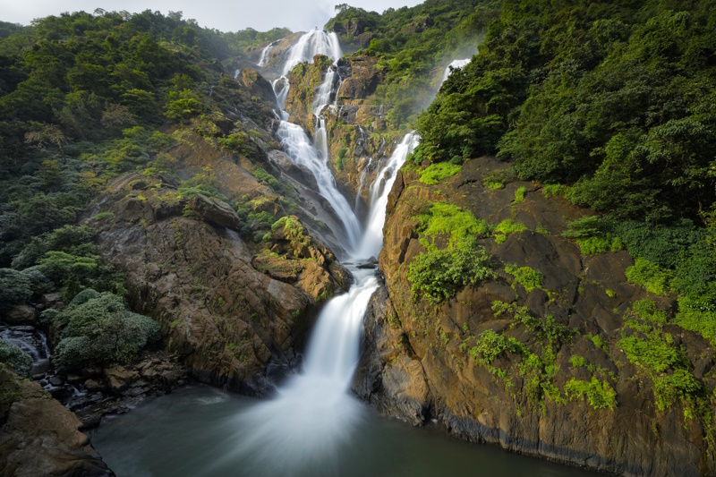 Goa Dudshagar watervallen
