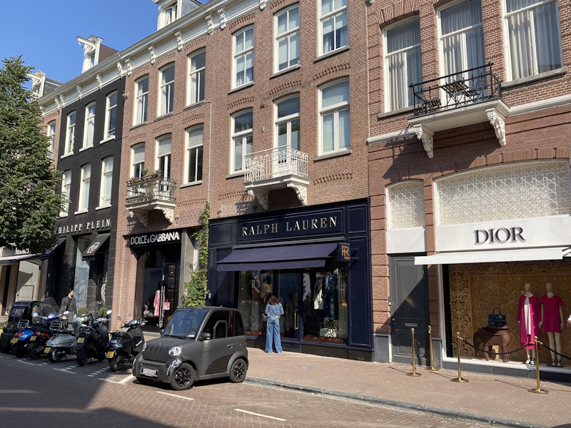 Winkels in P,C, Hooftstraat in Amsterdam