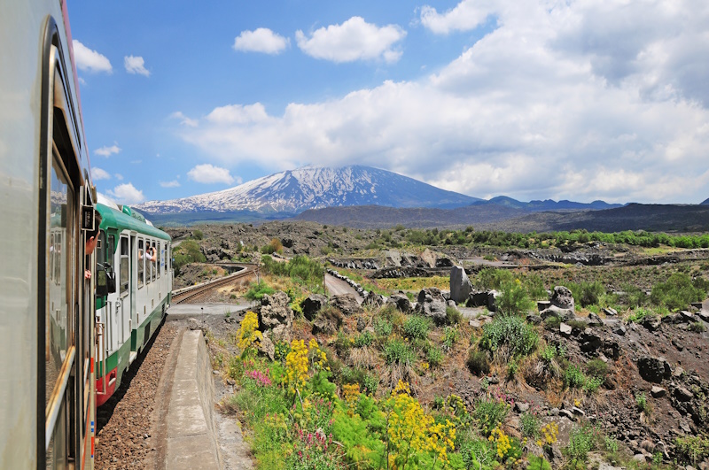 Vulkanen Europa en trein Etna