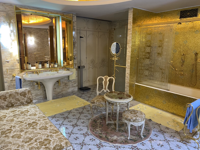 Huis Ceausescu gouden badkamer Boekarest