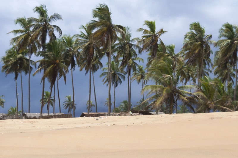 Strand in Grand-Bassam in Ivoorkust