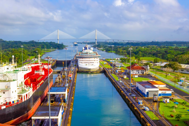 Sluizen Panamakanaal bij Panama-Stad