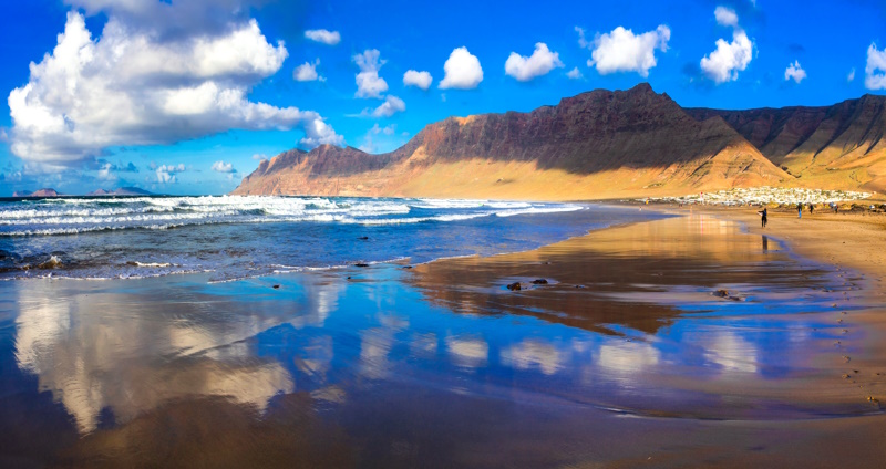 Famara strand op Lanzarote