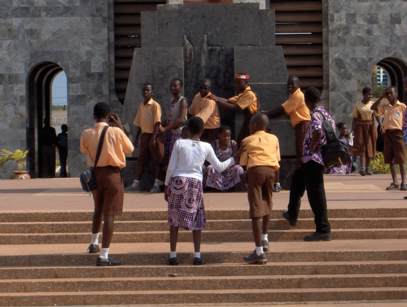 Accra mausoleum scholieren