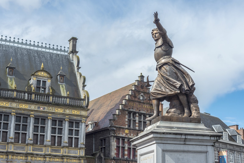 Standbeeld Grote Markt Doornik