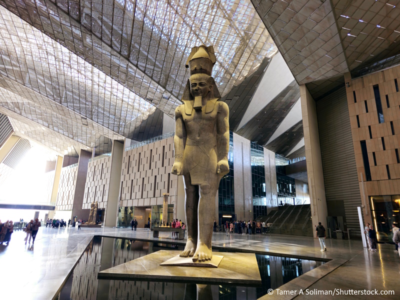 Standbeeld Grand Egyptian Museum