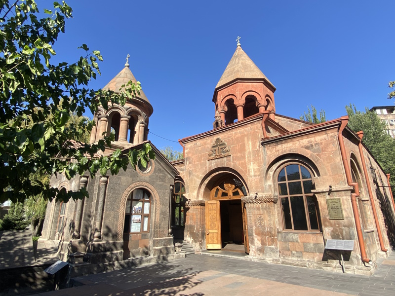 Zoravor-kerk in Jerevan