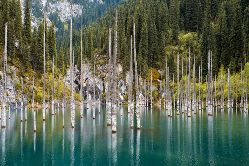 Kaindy meer in Kazachstan