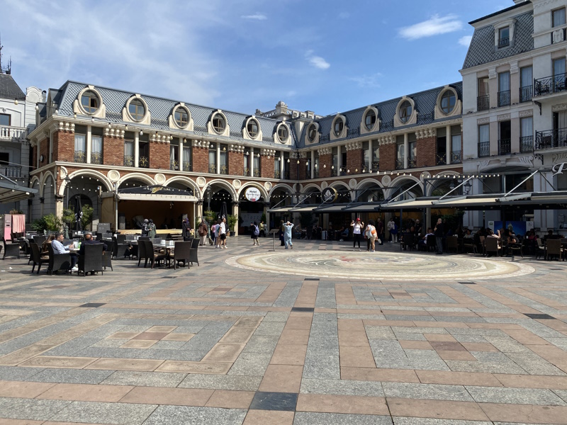 Terrasjes Piazza Square Batumi