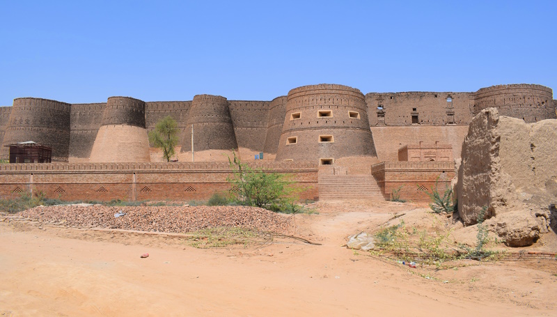 Derawar Fort in woestijn Pakistan