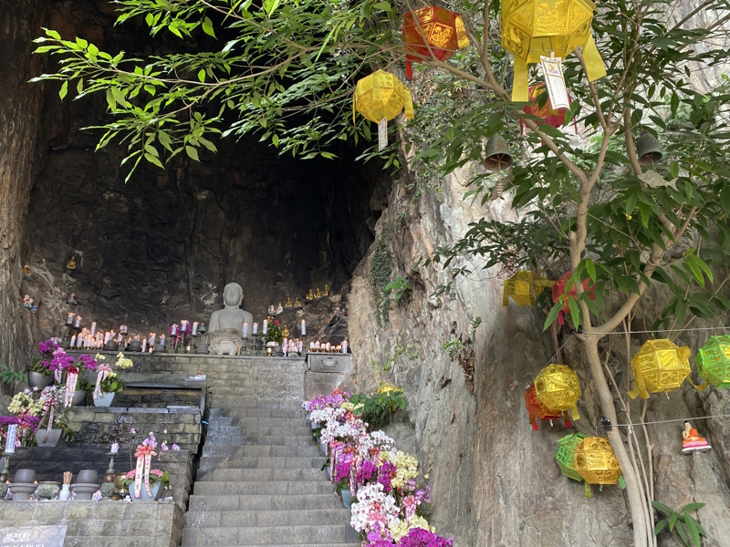 Jeju Sanbangsan grottempel