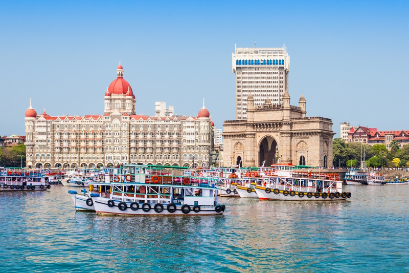 Boten bij Gateway of India in Mumbai