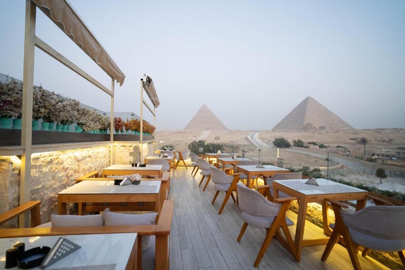 Piramides Great Pyramid Inn