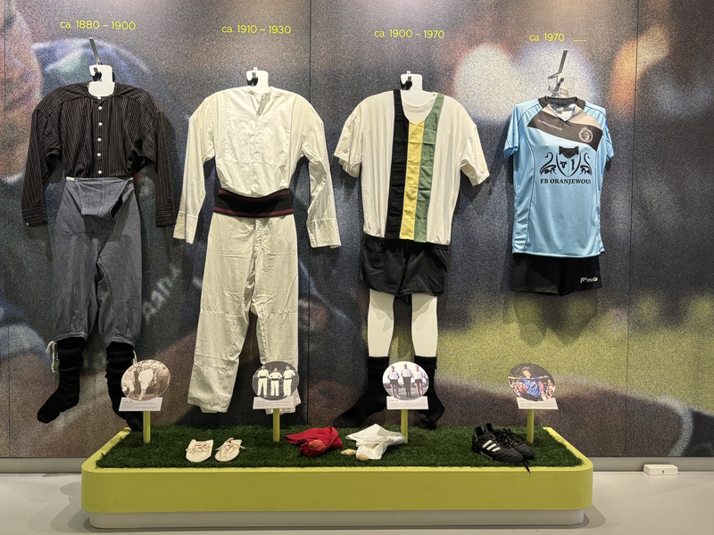 Franeker Keatsmuseum kleding