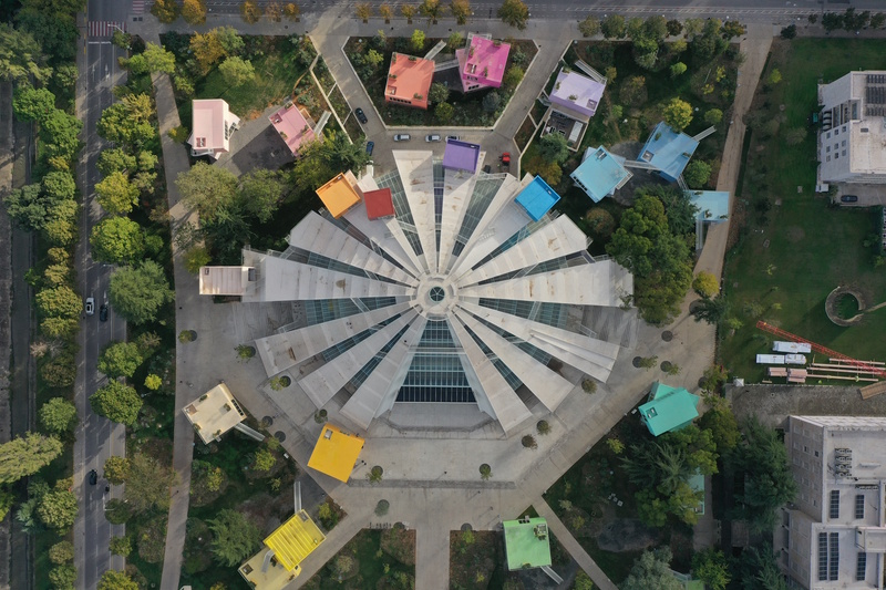 Tirana piramide dozen