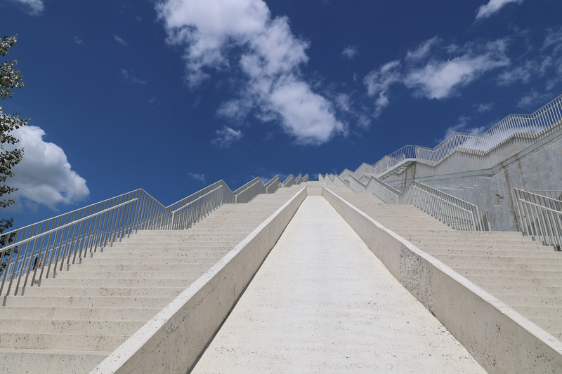 Tirana piramide trappen