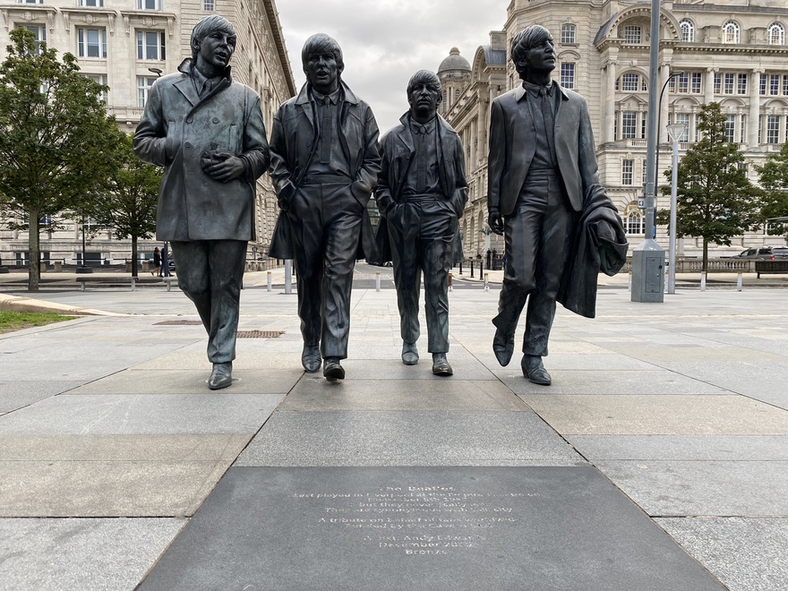 Beatles standbeeld in Liverpool