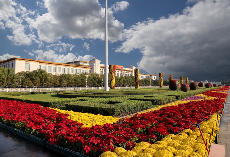 Bloemen op Tiananmen-plein in Peking