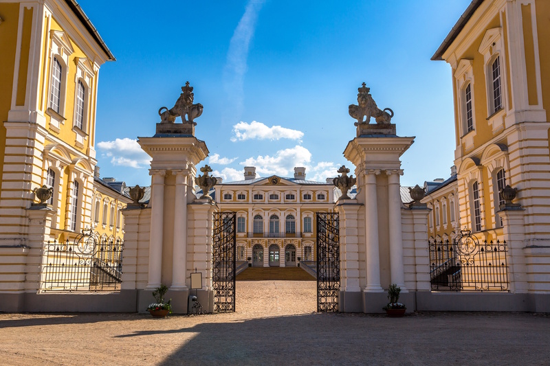 Ingang paleis Rundale Letland