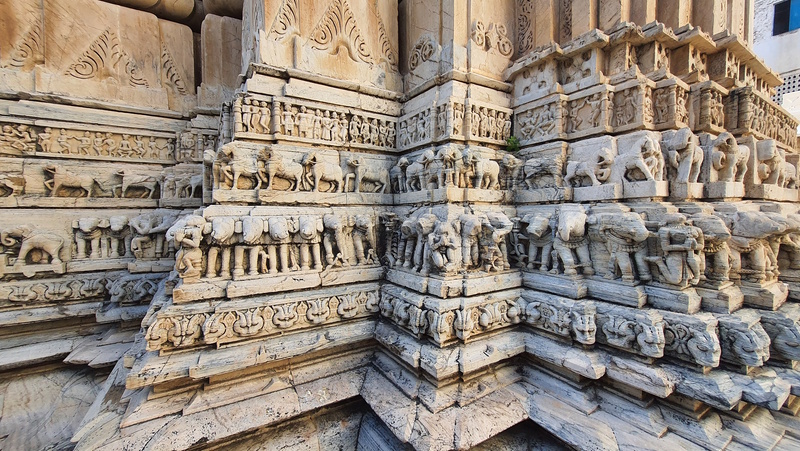 Houtsnijwerk Jagdish Tenpel Udaipur