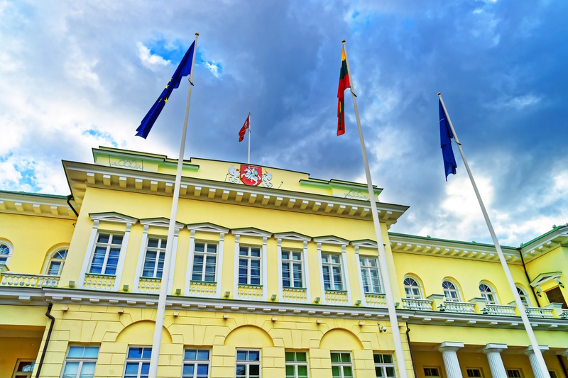 Vlaggen presidentieel paleis Vilnius