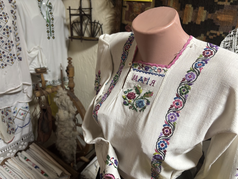 Orhei museum blouse