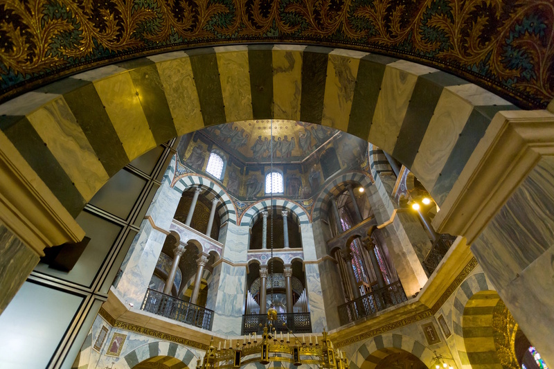 Aken kathedraal interieur
