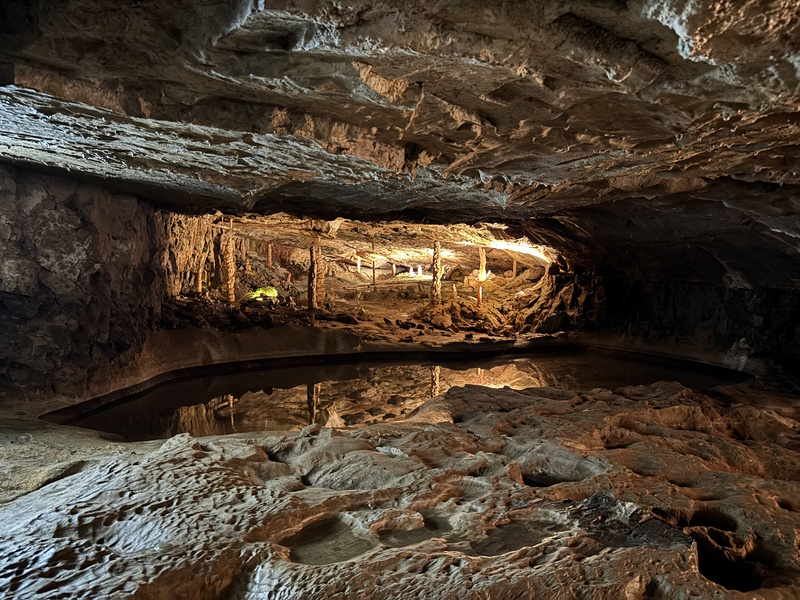 Interlaken Beatusgrotten stalactieten