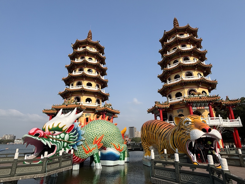 Kaohsiung pagodes