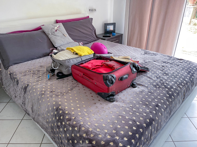 Koffer nooit op bed leggen hotelkamer
