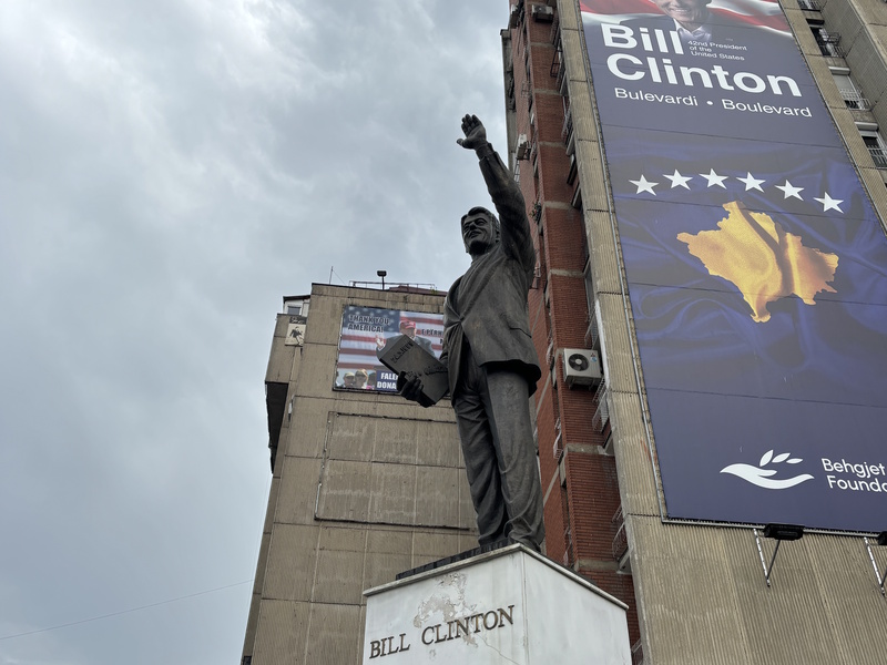 Monument Bill Clinton Pristina