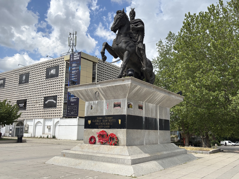 Pristina Skanderbeg ruiterbeeld