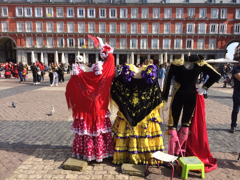 Straatartiesten Plaza Mayor Madrid