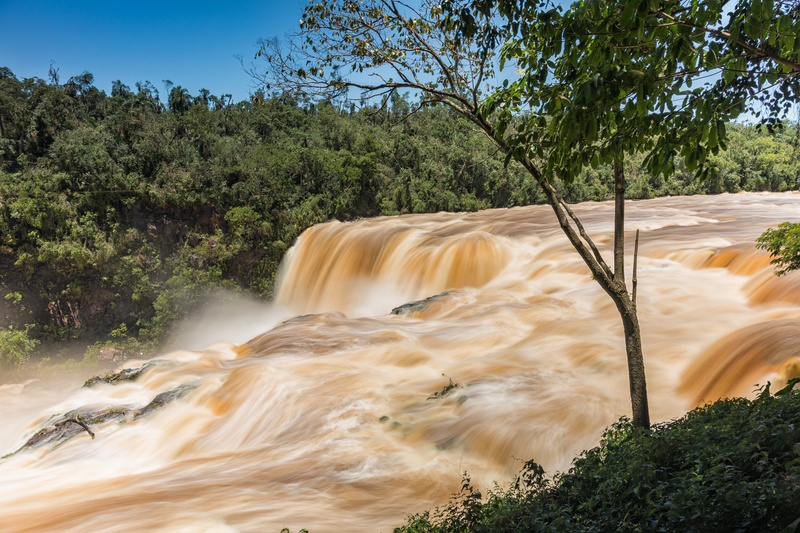 Monday-watervallen in Paraguay