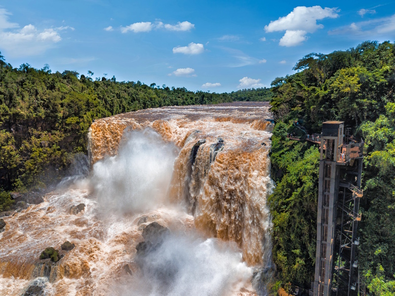 Saltos del Monday in Paraguay
