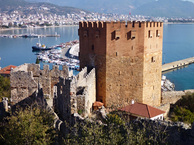 Rode toren in Alanya