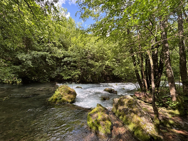 Peja waterval rivier