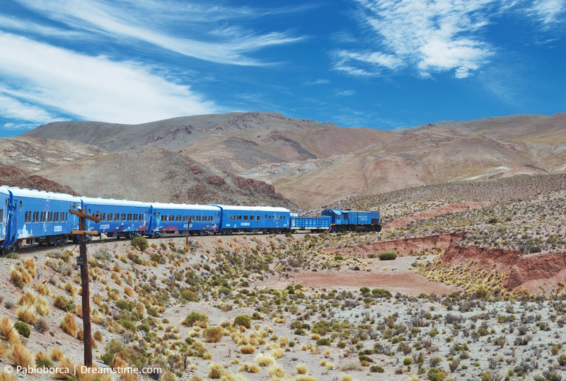 Salta trein wolken